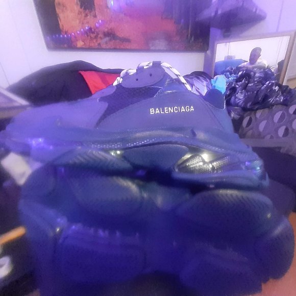 Shoes - Picture 1 of 1